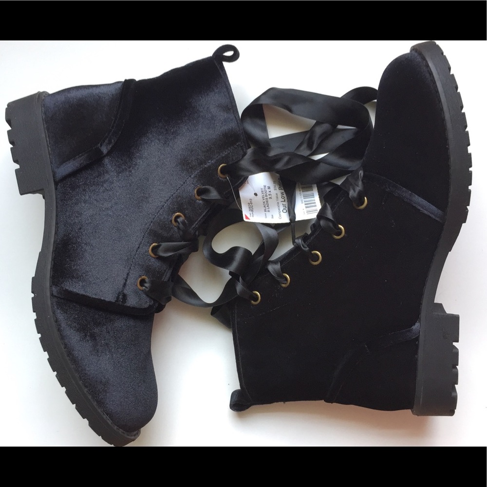 🖤Black Velvet Ankle Boots!!! 🖤